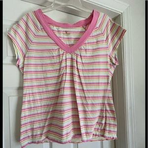 Jones New York Sport V neck shirt sleeve top